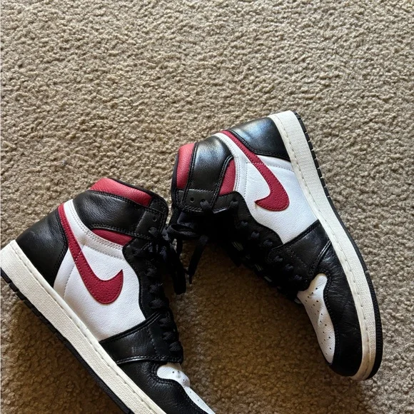 Nike Air Jordan 1 Retro High OG Gym Red Black Sail Mens 10.5 Excellent condition